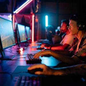 eSports: The New Frontier of Competitive Gaming - A Deep Dive into the Virtual Battlegrounds